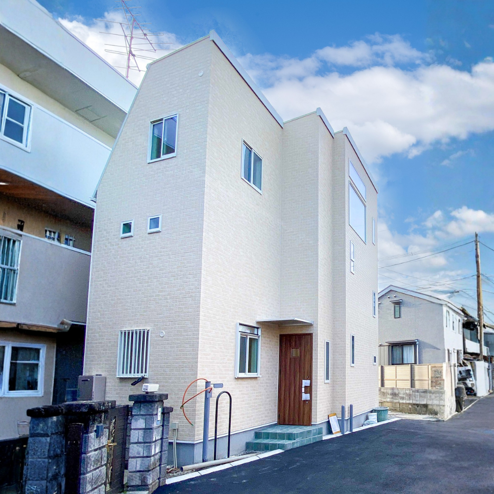 吹き抜けとロフトがあるワクワクするナチュラルテイストのお家 写真